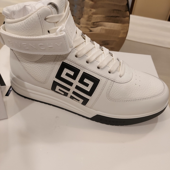 Givenchy G4 High-Top Sneakers - Picture 5 of 10